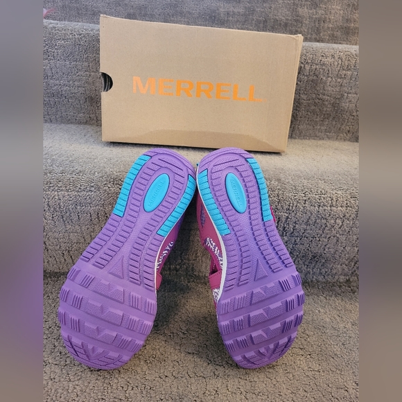 BNIB Merrell velcro water/outdoor shoes - Picture 3 of 3